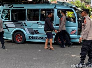 Ganggu Lalin, Elf yang Ngetem di Bunderan Cibiru Ditertibkan Polisi