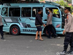 Ganggu Lalin, Elf yang Ngetem di Bunderan Cibiru Ditertibkan Polisi