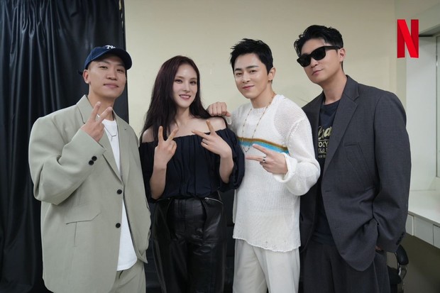 Potret Jo Jung Suk bersama Gummy dan Dynamic Duo/ Foto: instagram.com/netflixkr Potret Jo Jung Suk bersama Gummy dan Dynamic Duo