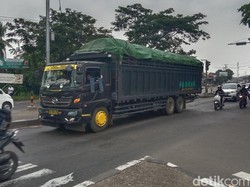 Polisi Tegas Akan Tindak Truk Angkutan Barang yang Melintas Saat Arus Mudik