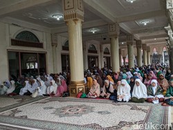 Sambut Malam Lailatul Qadar, 20 Ribu Warga Hadiri Ijtima Ramadan di Lombok