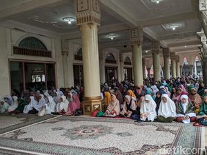 Sambut Malam Lailatul Qadar, 20 Ribu Warga Hadiri Ijtima Ramadan di Lombok Sambut Malam Lailatul Qadar, 20 Ribu Warga Hadiri Ijtima Ramadan di Lombok