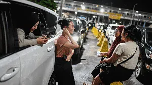 Semringah di Tengah Antrean Panjang Pelabuhan Merak