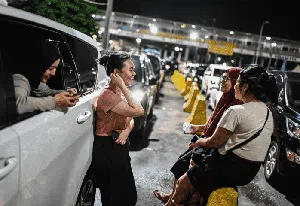 Semringah di Tengah Antrean Panjang Pelabuhan Merak