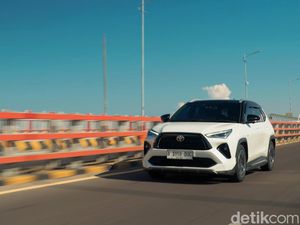 Harga Beda Rp 30 Jutaan, Pilih Yaris Cross Hybrid atau HR-V Hybrid? Harga Beda Rp 30 Jutaan, Pilih Yaris Cross Hybrid atau HR-V Hybrid?