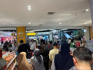 Transmart Full Day Sale Makin Padat Pengunjung Jelang Waktu Buka Puasa!