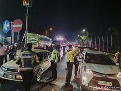 Antrean ke Pelabuhan Merak Padat Merayap, Polisi Skrining Tiket