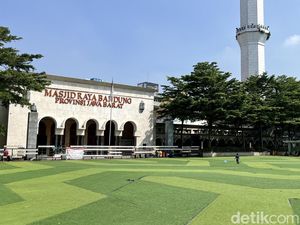 Suasana Kota Bandung Jelang Lebaran Suasana Kota Bandung Jelang Lebaran