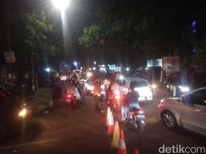 Arus Mudik, Poros Jeneponto Padat Merayap Malam Ini Arus Mudik, Poros Jeneponto Padat Merayap Malam Ini