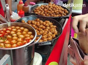Kurma Spesial: Jalan-jalan Berburu Takjil di Jalan Surabaya, Malang Kurma Spesial: Jalan-jalan Berburu Takjil di Jalan Surabaya, Malang