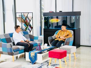 Bey Machmudin Salat Idul Fitri di Lapangan Gasibu Bey Machmudin Salat Idul Fitri di Lapangan Gasibu
