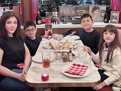 Tingkah Lucu 3 Anak Dhena Devanka-Jonathan Frizzy Belajar Puasa