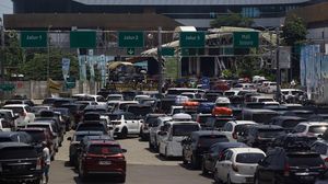 Hingga Pukul 13.00 WIB, Mobil Pemudik Masih Antre Masuk Pelabuhan Merak