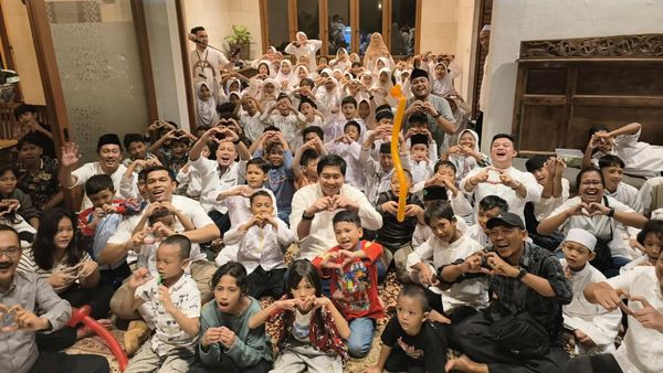 Kala Aktivis-Sahabat Ara Sosialisasikan Makan Gratis untuk Anak Yatim Piatu