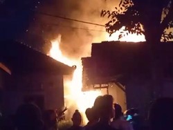 1  Rumah di Permukiman Padat Penduduk Wonosari Gunungkidul Terbakar