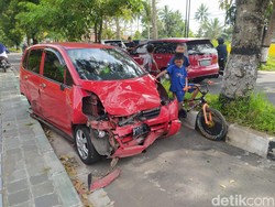 Kecelakaan Karambol Libatkan 4 Mobil di Mungkid Magelang