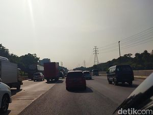 Arus Mudik di Tol Jakarta-Cikampek Lancar Pagi Ini Arus Mudik di Tol Jakarta-Cikampek Lancar Pagi Ini