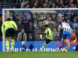 Penalti Saka Bawa Arsenal Unggul atas Brighton