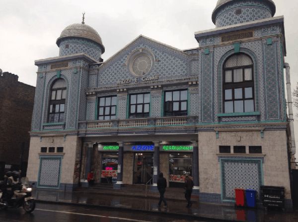 6 Potret Transformasi Masjid Aziziye di London yang Berawal dari Bioskop 90-an