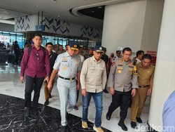 H-3 Lebaran, Muhadjir-Budi Karya Tinjau Arus Mudik di Pelabuhan Merak