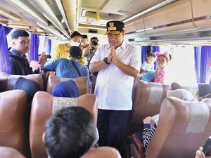 Pj Gubernur Sulsel Lepas 500 Peserta Mudik Gratis, Dibekali Bantuan Sembako