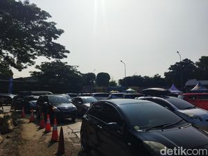 Rest Area Km 57 Tol Jakarta-Cikampek Dipadati Pemudik Pagi Ini