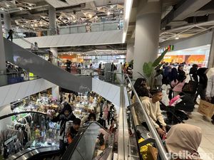 Cerita Warga Bandung Berburu Baju Lebaran di Mal Cerita Warga Bandung Berburu Baju Lebaran di Mal