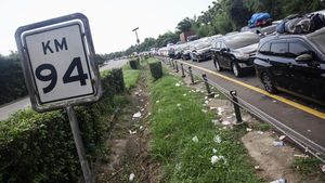 Terjebak di Tol Merak Km 94, 2 Km Ditempuh 7,5 Jam