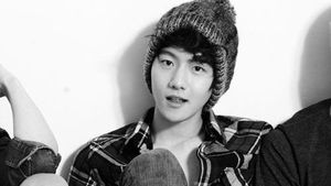 Lihat Lagi Foto-foto Debut EXO 12 Tahun Lalu
