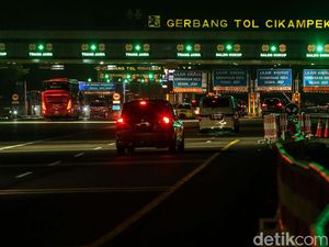 Video: Suasana Arus Lalin H-10 Lebaran di Gerbang Tol Cikampek Utama Video: Suasana Arus Lalin H-10 Lebaran di Gerbang Tol Cikampek Utama