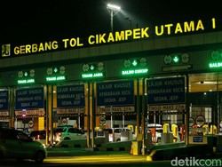 Video dari Udara: Pantauan Lalin Malam Ini di GT Cikatama Lancar Jaya!