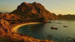 Kondisi Labuan Bajo Usai Gempa M 6,2: Air Laut Surut-Listrik Mati