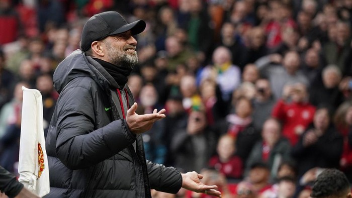 Liverpools manager Jurgen Klopp reacts after the English Premier League soccer match between Manchester United and Liverpool at the Old Trafford stadium in Manchester, England, Sunday, April 7, 2024. (AP Photo/Dave Thompson)