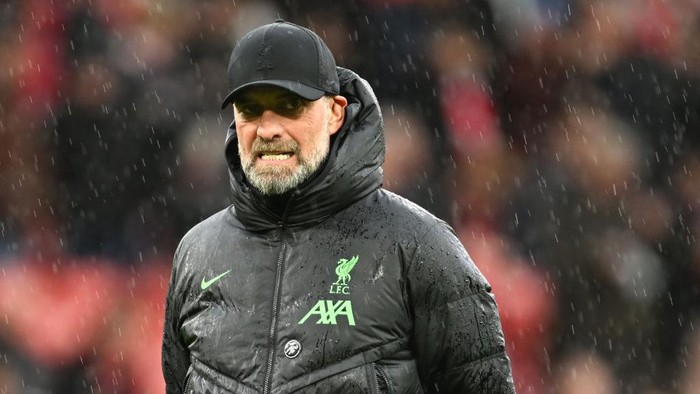 MANCHESTER, ENGLAND - APRIL 07: Jurgen Klopp manager of Liverpool looks on during the Premier League match between Manchester United and Liverpool FC at Old Trafford on April 07, 2024 in Manchester, England. (Photo by Michael Regan/Getty Images) (Photo by Michael Regan/Getty Images)