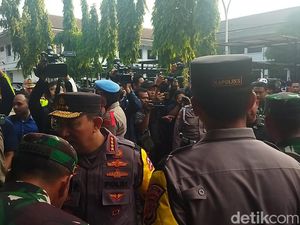 Kecelakaan Tol Cikampek, Kapolri-Panglima TNI-Menhub Datangi RSUD Karawang