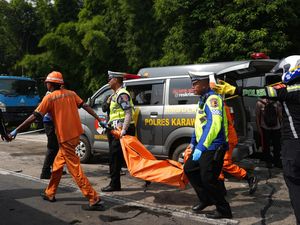 4 Korban Kecelakaan Km 58 Tol Japek Warga Ciamis, Ada Hubungan Keluarga 4 Korban Kecelakaan Km 58 Tol Japek Warga Ciamis, Ada Hubungan Keluarga