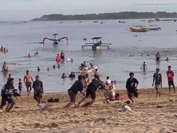Viral Sejumlah Pria Ribut di Pantai Mertasari Sanur