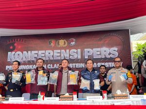 Modus Tak Biasa Pabrik Ekstasi Fredy Pratama Kala Impor Bahan Baku dari China