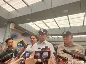 Menhub Ungkap Penyebab Macet hingga Belasan Kilometer Menuju Pelabuhan Merak Menhub Ungkap Penyebab Macet hingga Belasan Kilometer Menuju Pelabuhan Merak