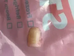 Creepy! Wanita Buat Kalung dari Kuku Kaki untuk Hadiah Cucu di Masa Depan