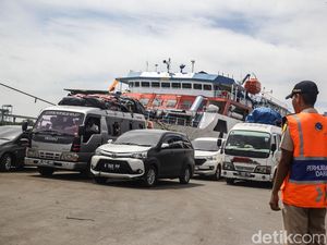Pelabuhan Ciwandan Mulai Layani Penyeberangan Roda 4 Pelabuhan Ciwandan Mulai Layani Penyeberangan Roda 4