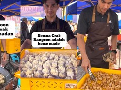 Penjual Crab Rangoon Tampan Ini Bikin Netizen Salah Fokus