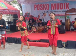 Lewat Jaran Cecek hingga Berokan, Wa Aong Hibur Pemudik di Pantura Lewat Jaran Cecek hingga Berokan, Wa Aong Hibur Pemudik di Pantura