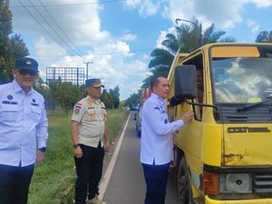 Ini Salah Satu Biang Macet 20 Km di Jalur Mudik Palembang-Betung Ini Salah Satu Biang Macet 20 Km di Jalur Mudik Palembang-Betung