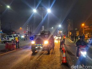 Volume Kendaraan Meningkat, Polisi Kanalisasi Jalur Nagreg