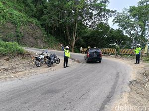Polisi Tilang 31 Truk Langgar Pembatasan Kendaraan di Poros Maros-Bone