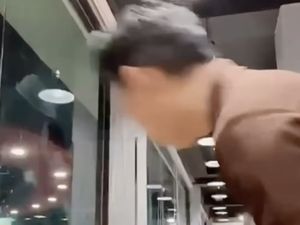 Awal Mula Pria Tega Aniaya Sadis dan Ludahi Wanita di Restoran Kendari Awal Mula Pria Tega Aniaya Sadis dan Ludahi Wanita di Restoran Kendari