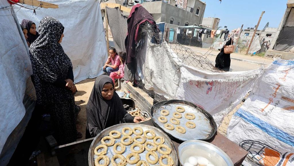 Keluarga Palestina Sambut Idul Fitri Secara Sederhana Keluarga Palestina Sambut Idul Fitri Secara Sederhana