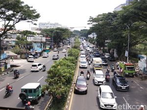 Suasana Bandung H-2 Lebaran, Tol Pasteur-Jalan Arteri Ramai Lancar