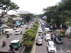 Suasana Bandung H-2 Lebaran, Tol Pasteur-Jalan Arteri Ramai Lancar